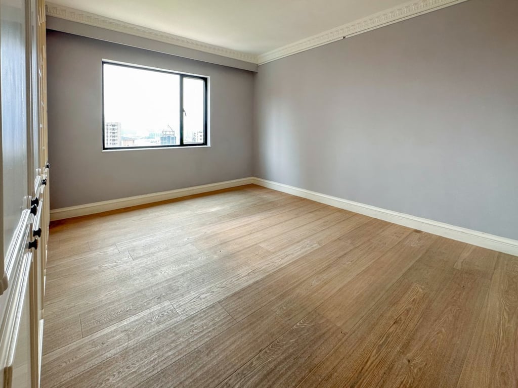 https://img.propertyraptor.com/cdn-cgi/imagedelivery/KD5bF_AFL0JDTbKLWF7z9g/ap8/ap8_001/hornet/prp/img/3d1cc7a76de52a679c28b1f330b6a04e.jpg/public