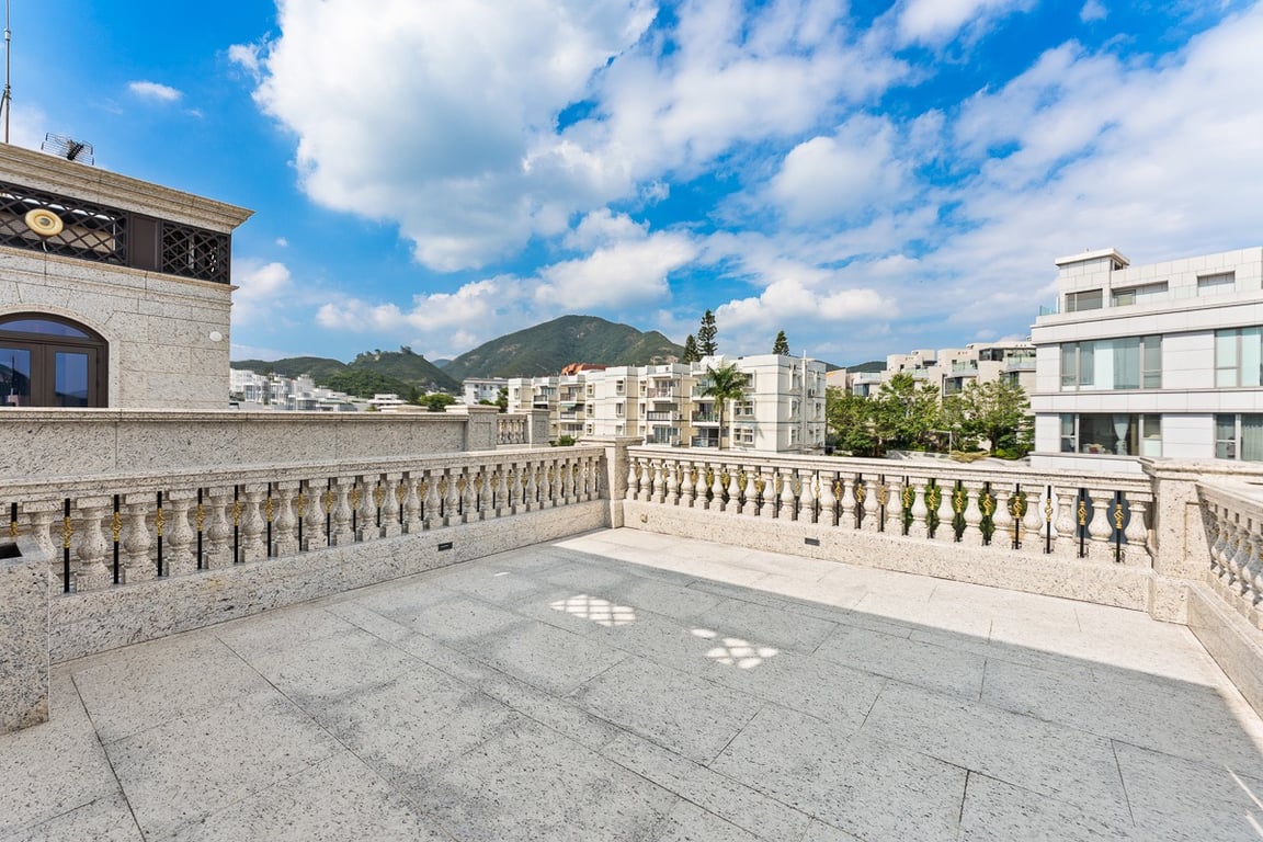 https://img.propertyraptor.com/cdn-cgi/imagedelivery/KD5bF_AFL0JDTbKLWF7z9g/ap8/ap8_001/hornet/prp/img/3d2c6fe1adf19ff5e49ed2ba1b46dcf1-wtm.jpg/public