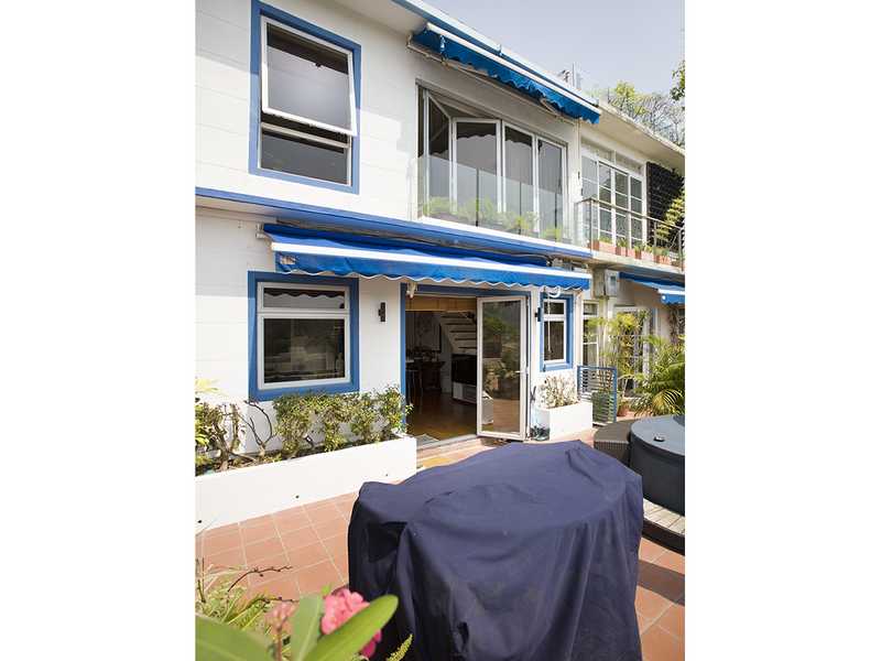 https://img.propertyraptor.com/cdn-cgi/imagedelivery/KD5bF_AFL0JDTbKLWF7z9g/ap8/ap8_001/hornet/prp/img/3d77e78a3017aaf8685ce38f01a1b2e4.jpg/public