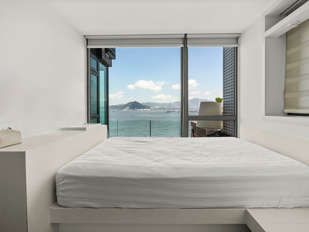 https://img.propertyraptor.com/cdn-cgi/imagedelivery/KD5bF_AFL0JDTbKLWF7z9g/ap8/ap8_001/hornet/prp/img/3d799e572cb32f158a90004f7c038cb5.jpg/public