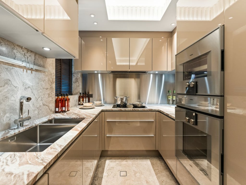 https://img.propertyraptor.com/cdn-cgi/imagedelivery/KD5bF_AFL0JDTbKLWF7z9g/ap8/ap8_001/hornet/prp/img/3daca5040466e13deb706e3436feb80e-wtm.jpg/public