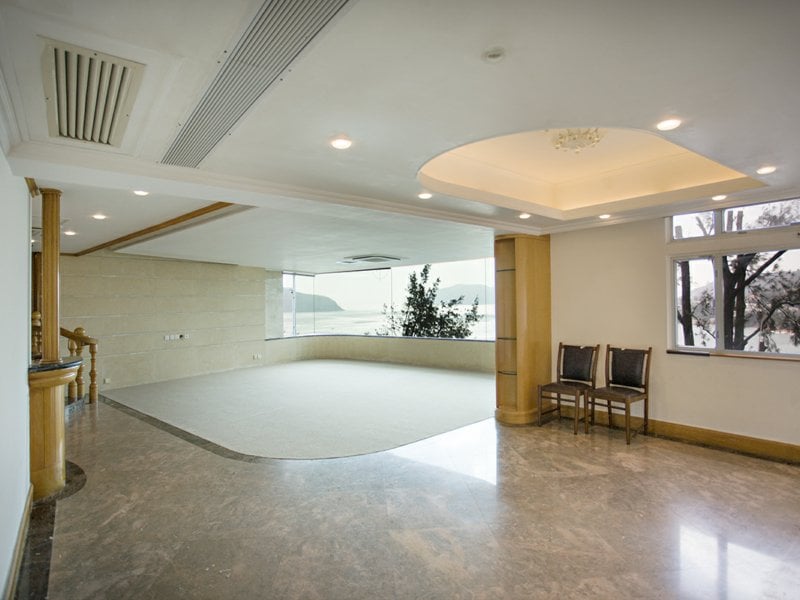 https://img.propertyraptor.com/cdn-cgi/imagedelivery/KD5bF_AFL0JDTbKLWF7z9g/ap8/ap8_001/hornet/prp/img/3dc6cdaa57dd6265547d1d6b64293868.jpg/public