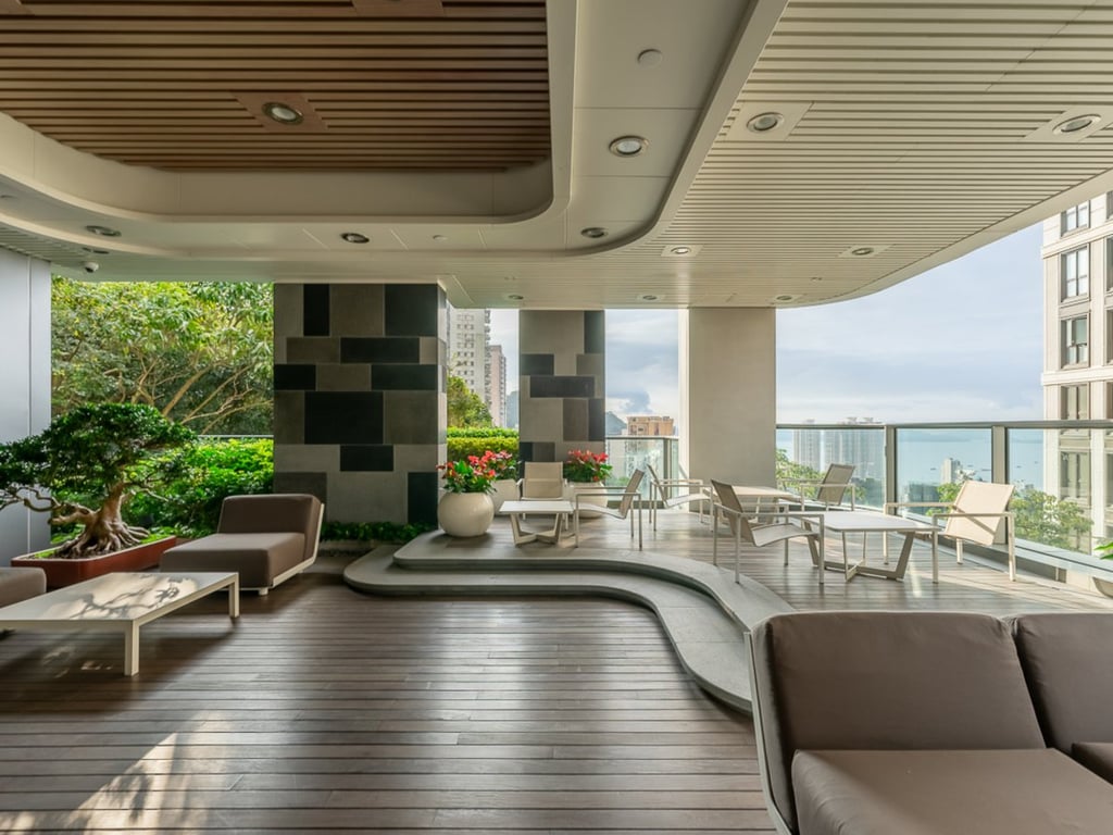 https://img.propertyraptor.com/cdn-cgi/imagedelivery/KD5bF_AFL0JDTbKLWF7z9g/ap8/ap8_001/hornet/prp/img/3dfff4b21e43e8f5d93e66cd119b25eb.jpg/public