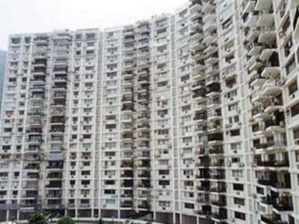https://img.propertyraptor.com/cdn-cgi/imagedelivery/KD5bF_AFL0JDTbKLWF7z9g/ap8/ap8_001/hornet/prp/img/3e077a7ab1c0de2d4f34bf532f782713.jpg/public