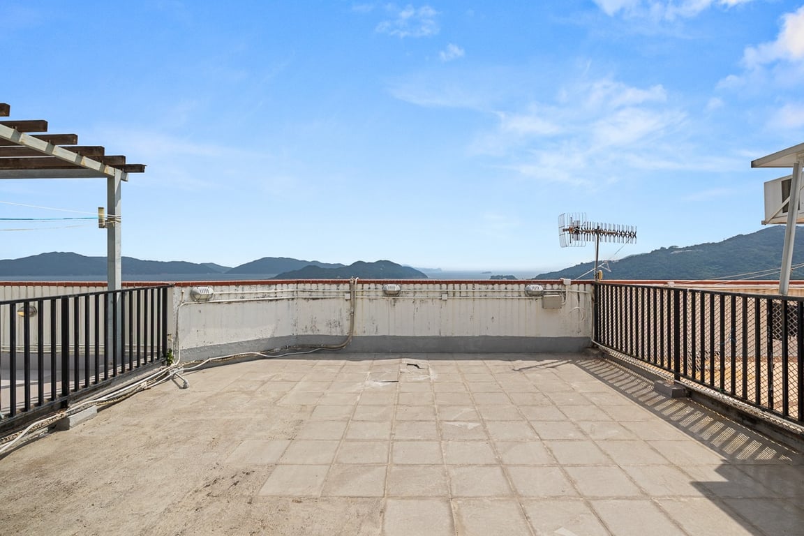 https://img.propertyraptor.com/cdn-cgi/imagedelivery/KD5bF_AFL0JDTbKLWF7z9g/ap8/ap8_001/hornet/prp/img/3e45d3939a6baa25d10202c1f9942190-wtm.jpg/public