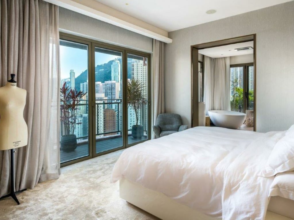 https://img.propertyraptor.com/cdn-cgi/imagedelivery/KD5bF_AFL0JDTbKLWF7z9g/ap8/ap8_001/hornet/prp/img/3e47507e225272af0f8afb3238c36244.jpg/public
