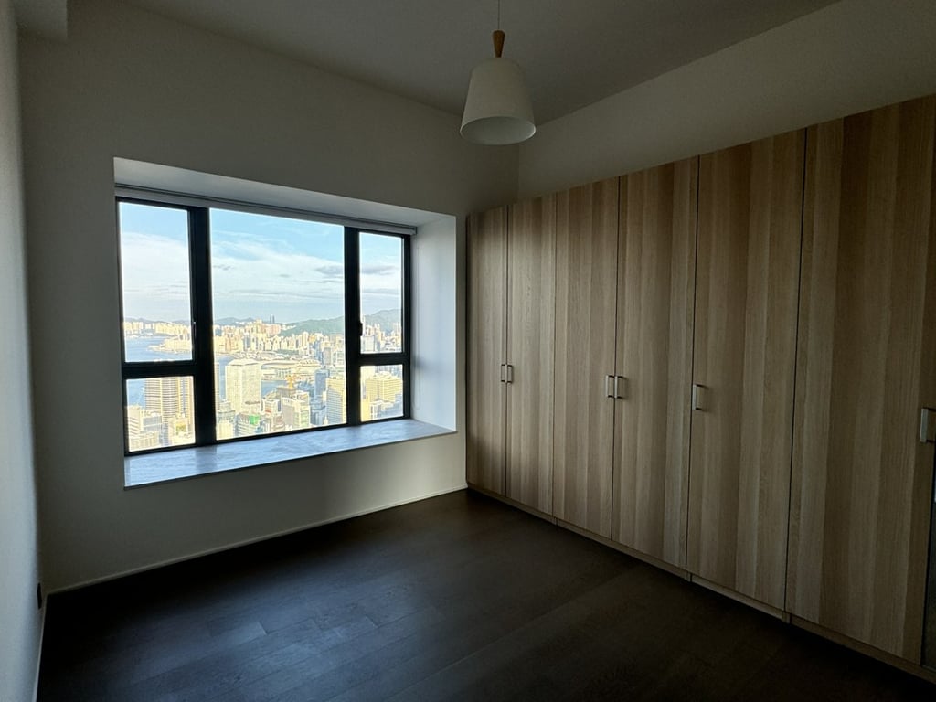 https://img.propertyraptor.com/cdn-cgi/imagedelivery/KD5bF_AFL0JDTbKLWF7z9g/ap8/ap8_001/hornet/prp/img/3e8ca6ee5d415a007e9627776e841e10.jpg/public