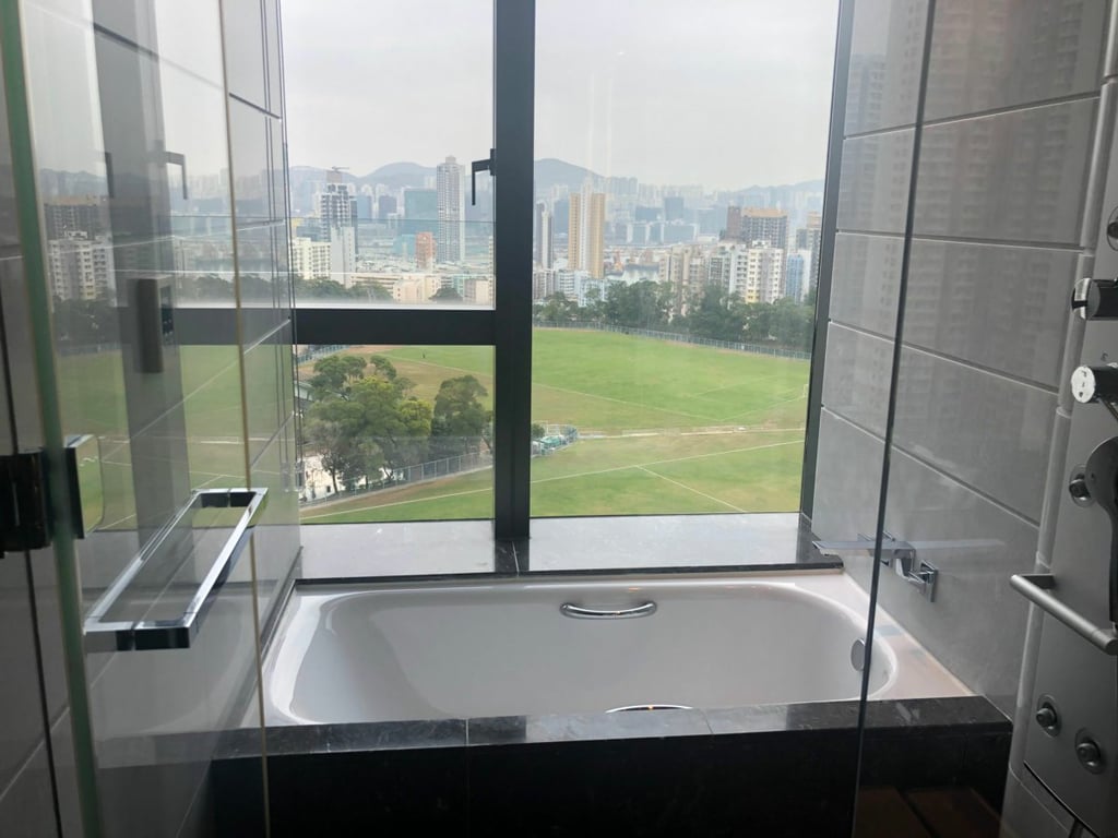 https://img.propertyraptor.com/cdn-cgi/imagedelivery/KD5bF_AFL0JDTbKLWF7z9g/ap8/ap8_001/hornet/prp/img/3ed6d1a2be82e0d534252707a23d1d68.jpg/public