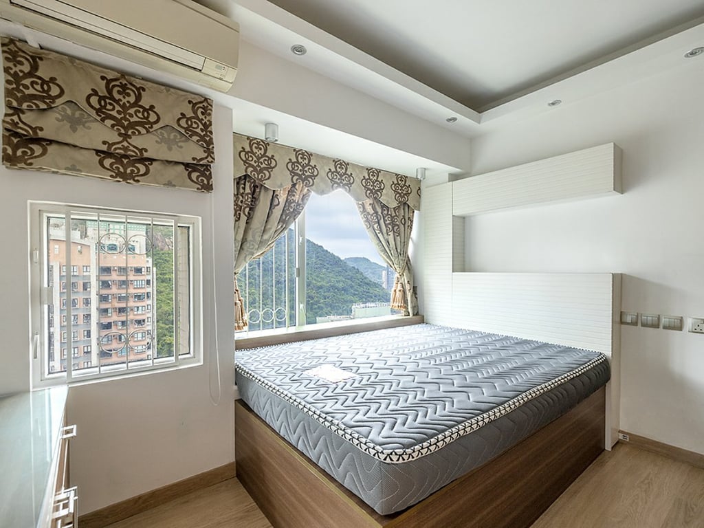 https://img.propertyraptor.com/cdn-cgi/imagedelivery/KD5bF_AFL0JDTbKLWF7z9g/ap8/ap8_001/hornet/prp/img/3eda876548ea813ed27be6862953019c.jpg/public