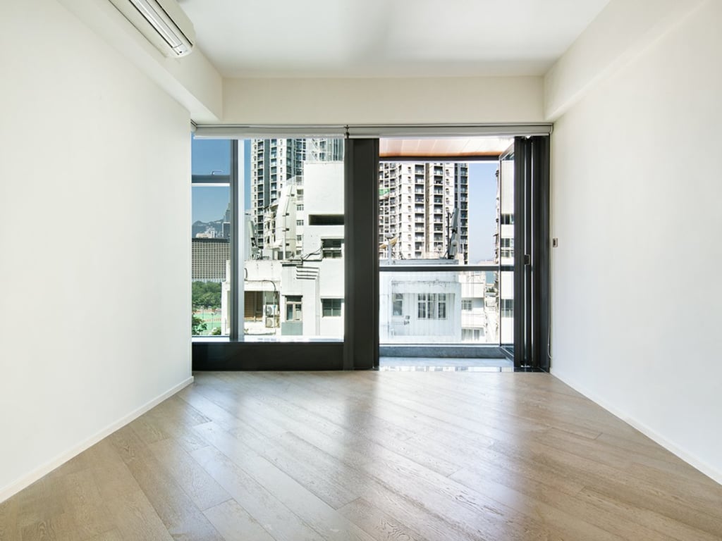 https://img.propertyraptor.com/cdn-cgi/imagedelivery/KD5bF_AFL0JDTbKLWF7z9g/ap8/ap8_001/hornet/prp/img/3edb78700b7e0b4c3e63687303a89e9e.jpg/public