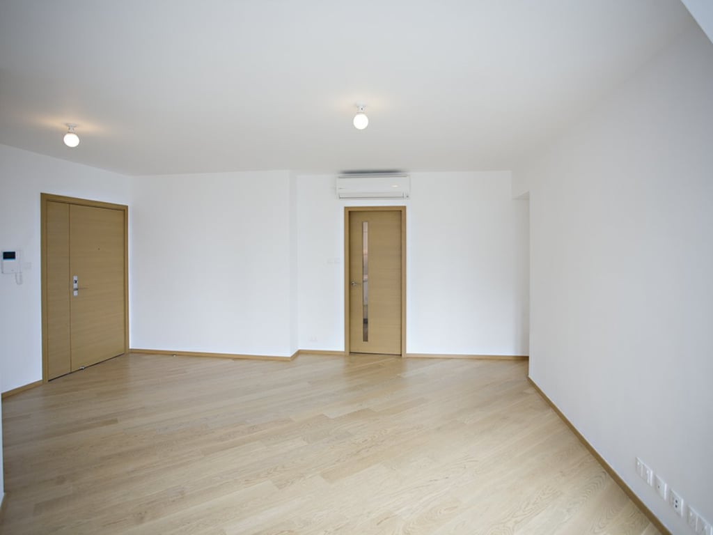 https://img.propertyraptor.com/cdn-cgi/imagedelivery/KD5bF_AFL0JDTbKLWF7z9g/ap8/ap8_001/hornet/prp/img/3ef5335e84cd2991a3887d8ee975889e.jpg/public