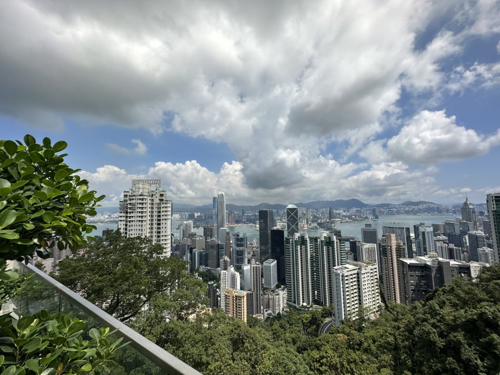 https://img.propertyraptor.com/cdn-cgi/imagedelivery/KD5bF_AFL0JDTbKLWF7z9g/ap8/ap8_001/hornet/prp/img/3f0a2d9360f253b4c7922be3311b1a49.jpg/public