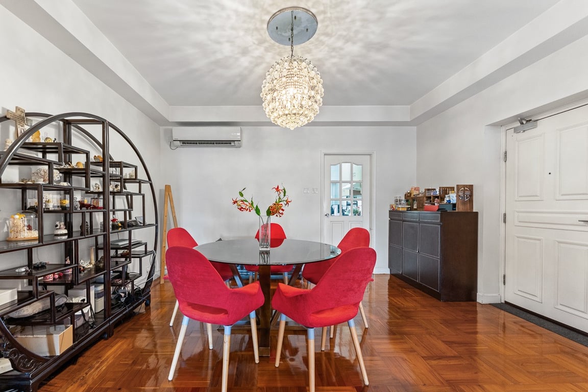 https://img.propertyraptor.com/cdn-cgi/imagedelivery/KD5bF_AFL0JDTbKLWF7z9g/ap8/ap8_001/hornet/prp/img/3f1f5ab95516f64973cea8e4bd21e7c3-wtm.jpg/public