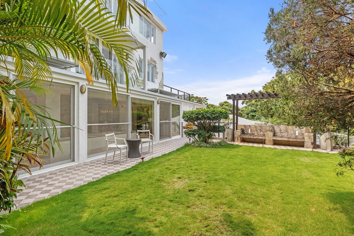 https://img.propertyraptor.com/cdn-cgi/imagedelivery/KD5bF_AFL0JDTbKLWF7z9g/ap8/ap8_001/hornet/prp/img/3f24646f9e89e14d7bd64e457eb12bd9-wtm.jpg/public
