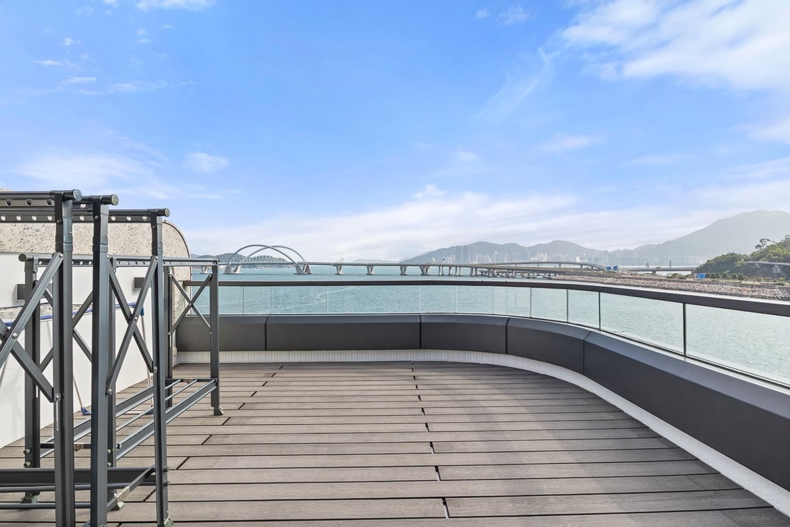 https://img.propertyraptor.com/cdn-cgi/imagedelivery/KD5bF_AFL0JDTbKLWF7z9g/ap8/ap8_001/hornet/prp/img/3f3fffc38d3f1fb1c1a2b80104ec1861-wtm.jpg/public