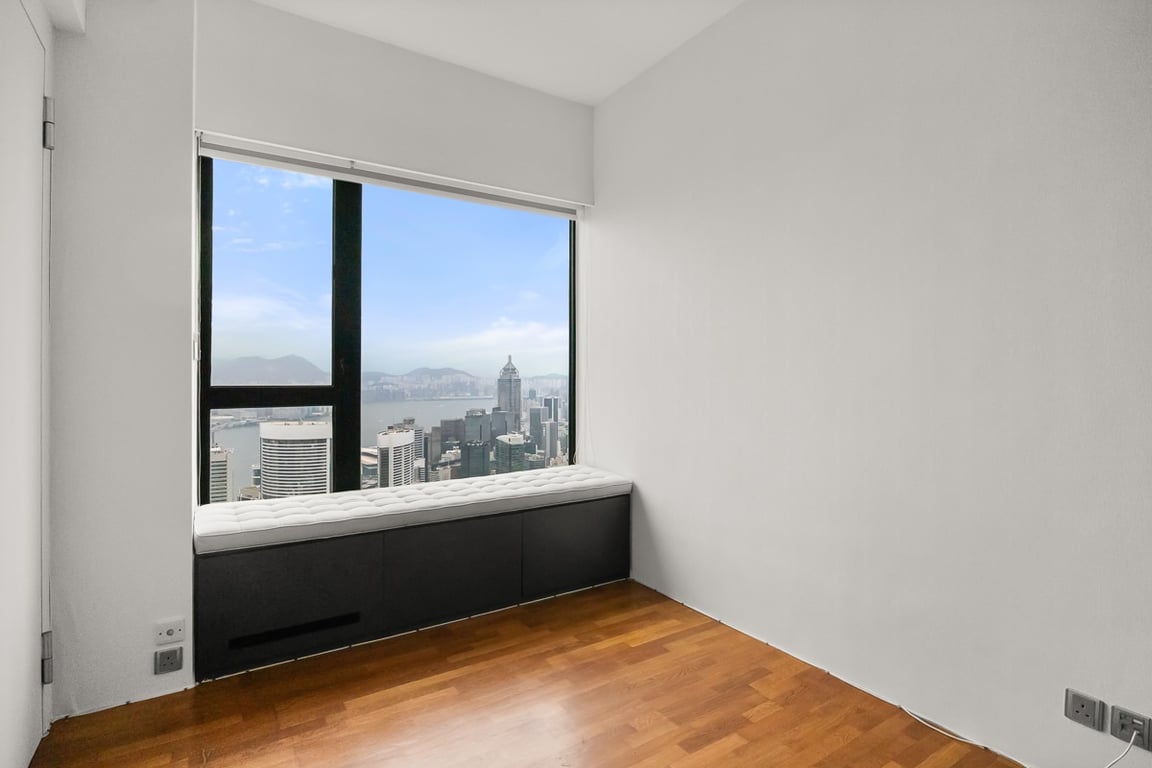 https://img.propertyraptor.com/cdn-cgi/imagedelivery/KD5bF_AFL0JDTbKLWF7z9g/ap8/ap8_001/hornet/prp/img/3f5657c250893d04e7377bc376e6499d-wtm.jpg/public