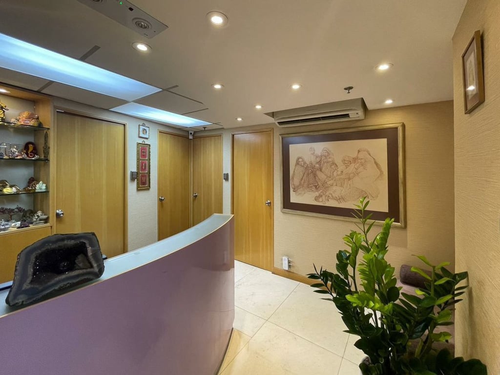 https://img.propertyraptor.com/cdn-cgi/imagedelivery/KD5bF_AFL0JDTbKLWF7z9g/ap8/ap8_001/hornet/prp/img/3f7f7a6352311ff71857e48db4667e8c.jpg/public