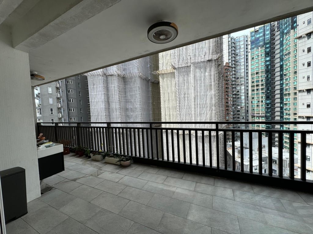 https://img.propertyraptor.com/cdn-cgi/imagedelivery/KD5bF_AFL0JDTbKLWF7z9g/ap8/ap8_001/hornet/prp/img/3f93a461e0b48d51f3f4033b6dbfe744-wtm.jpg/public