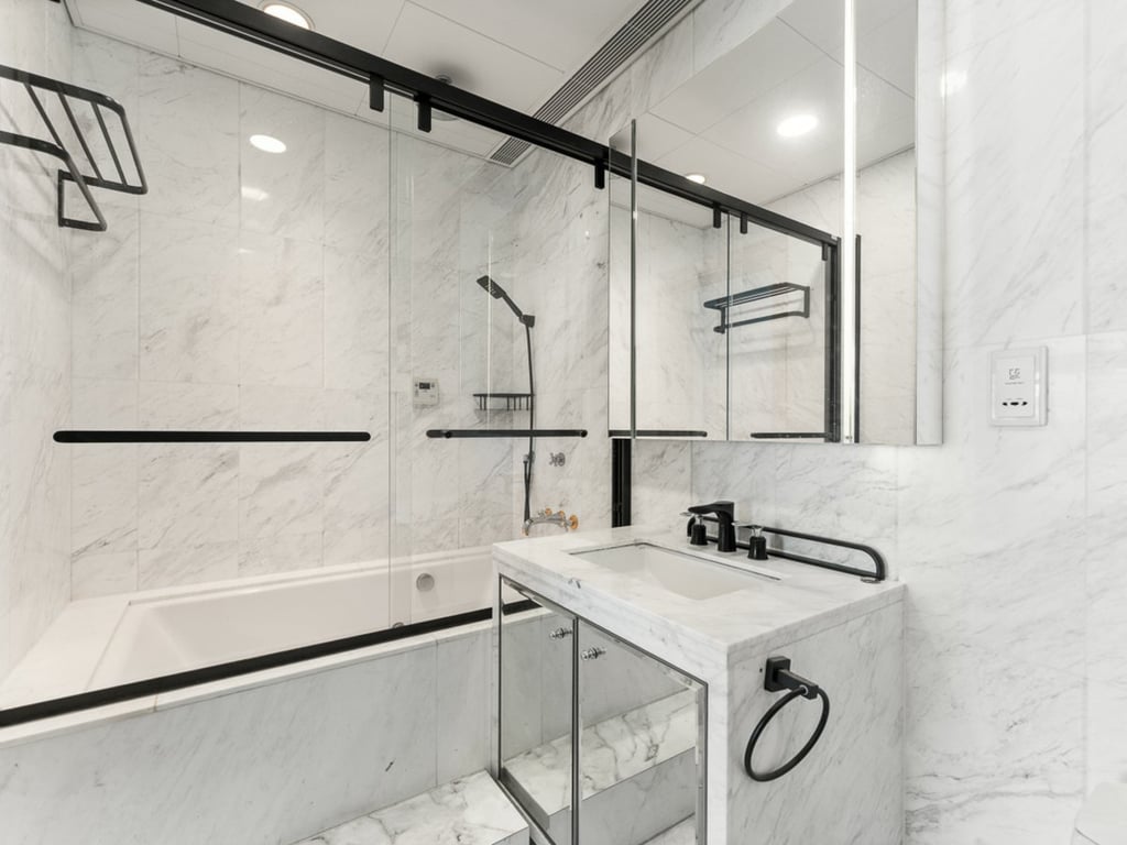 https://img.propertyraptor.com/cdn-cgi/imagedelivery/KD5bF_AFL0JDTbKLWF7z9g/ap8/ap8_001/hornet/prp/img/3fb052ecb73ef5349166a7bcafecb172-wtm.jpg/public