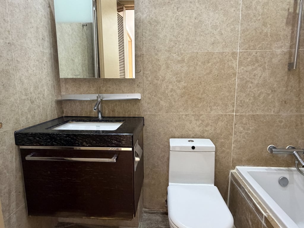 https://img.propertyraptor.com/cdn-cgi/imagedelivery/KD5bF_AFL0JDTbKLWF7z9g/ap8/ap8_001/hornet/prp/img/3fbfeafabc8824b790e35415f10fb621-wtm.jpg/public