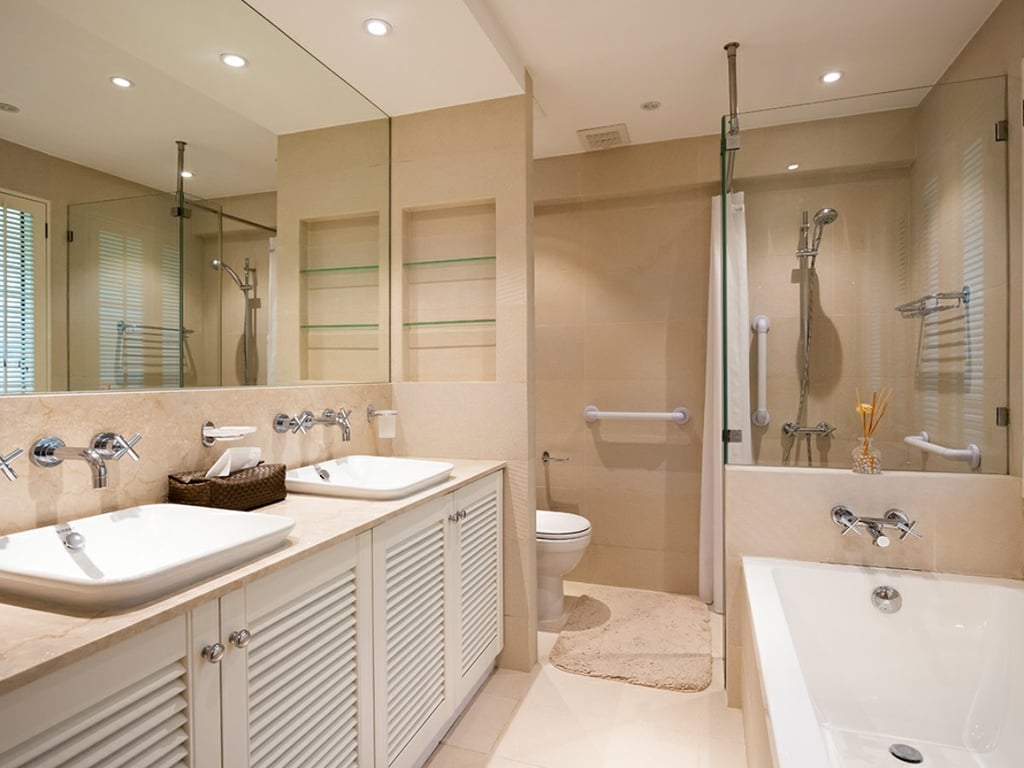 https://img.propertyraptor.com/cdn-cgi/imagedelivery/KD5bF_AFL0JDTbKLWF7z9g/ap8/ap8_001/hornet/prp/img/3ff492169835c3f91b660be6ec349330.jpg/public