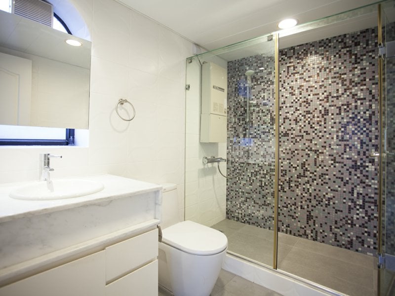 https://img.propertyraptor.com/cdn-cgi/imagedelivery/KD5bF_AFL0JDTbKLWF7z9g/ap8/ap8_001/hornet/prp/img/3ffdc533a75474544c64214c32465b31.jpg/public