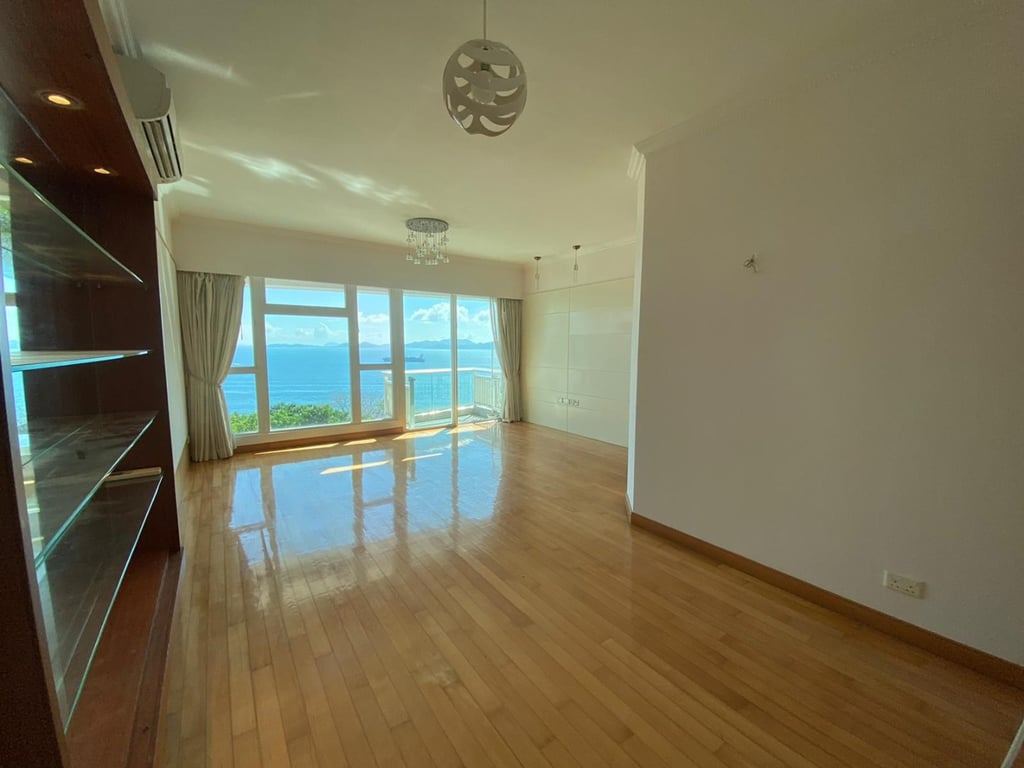 https://img.propertyraptor.com/cdn-cgi/imagedelivery/KD5bF_AFL0JDTbKLWF7z9g/ap8/ap8_001/hornet/prp/img/40156e73b7451b2f82fef24b577e8e14-wtm.jpg/public