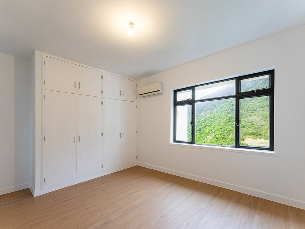 https://img.propertyraptor.com/cdn-cgi/imagedelivery/KD5bF_AFL0JDTbKLWF7z9g/ap8/ap8_001/hornet/prp/img/401d90eb66e999cec5a6b2c757ac4e71.jpg/public