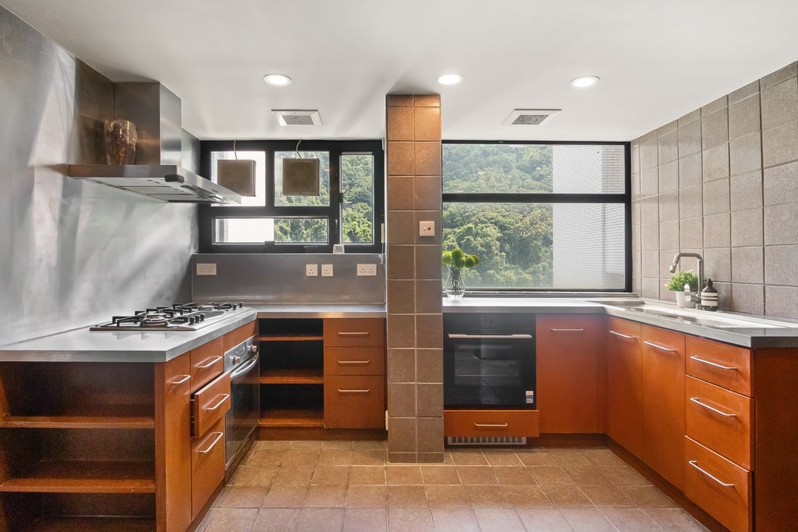 https://img.propertyraptor.com/cdn-cgi/imagedelivery/KD5bF_AFL0JDTbKLWF7z9g/ap8/ap8_001/hornet/prp/img/4033958059cac599f02af8e74dae6c62-wtm.jpg/public