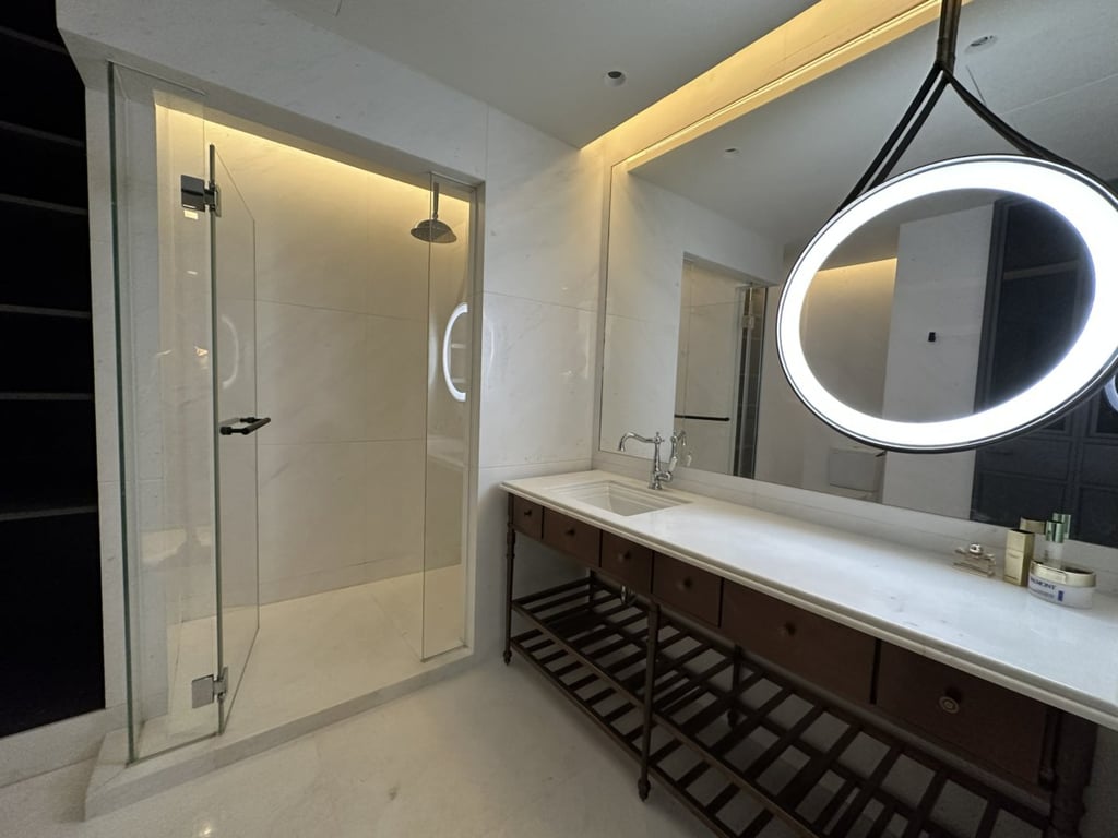 https://img.propertyraptor.com/cdn-cgi/imagedelivery/KD5bF_AFL0JDTbKLWF7z9g/ap8/ap8_001/hornet/prp/img/40495524294ddfed42c7efa633f85033.jpg/public