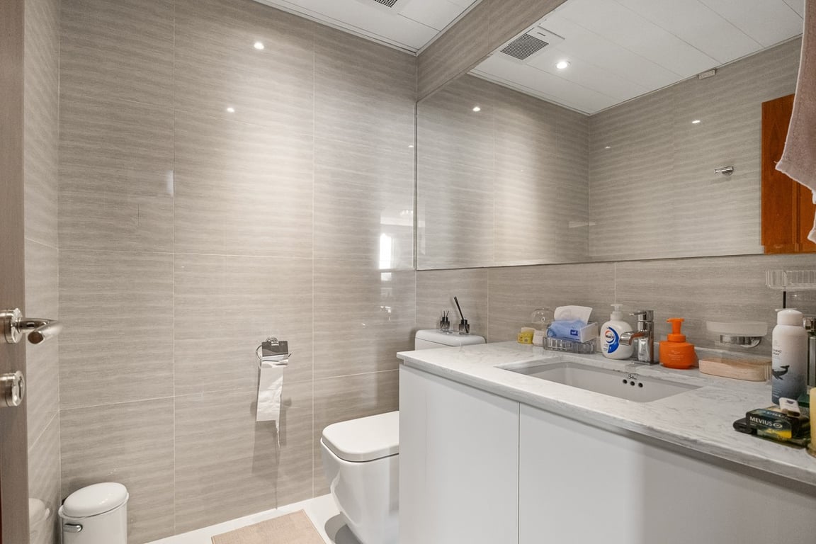 https://img.propertyraptor.com/cdn-cgi/imagedelivery/KD5bF_AFL0JDTbKLWF7z9g/ap8/ap8_001/hornet/prp/img/409b5a7fa29591bac287d65104134e46-wtm.jpg/public