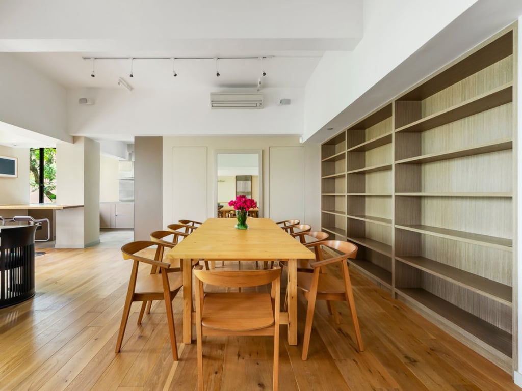 https://img.propertyraptor.com/cdn-cgi/imagedelivery/KD5bF_AFL0JDTbKLWF7z9g/ap8/ap8_001/hornet/prp/img/40a14d122e1689a509fdda3c73c6c4a7.jpg/public