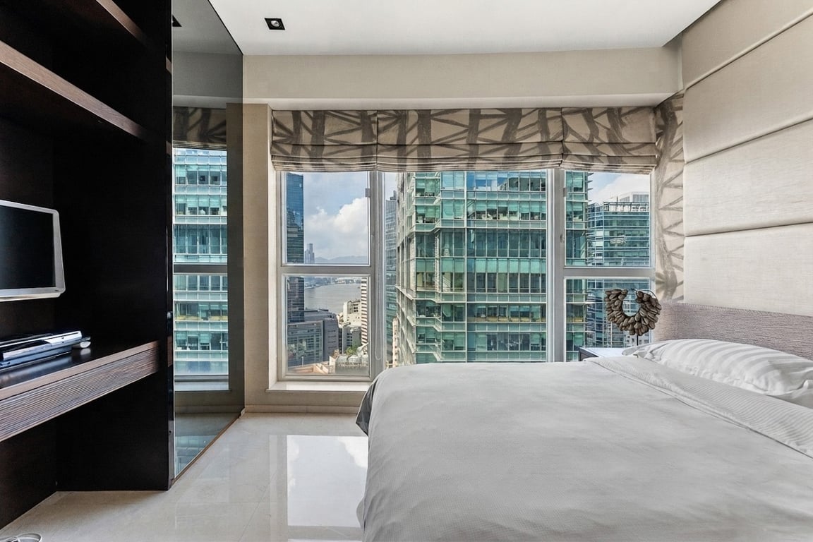 https://img.propertyraptor.com/cdn-cgi/imagedelivery/KD5bF_AFL0JDTbKLWF7z9g/ap8/ap8_001/hornet/prp/img/40dc95f1770ce5fed32600d681ea63fe-wtm.jpg/public