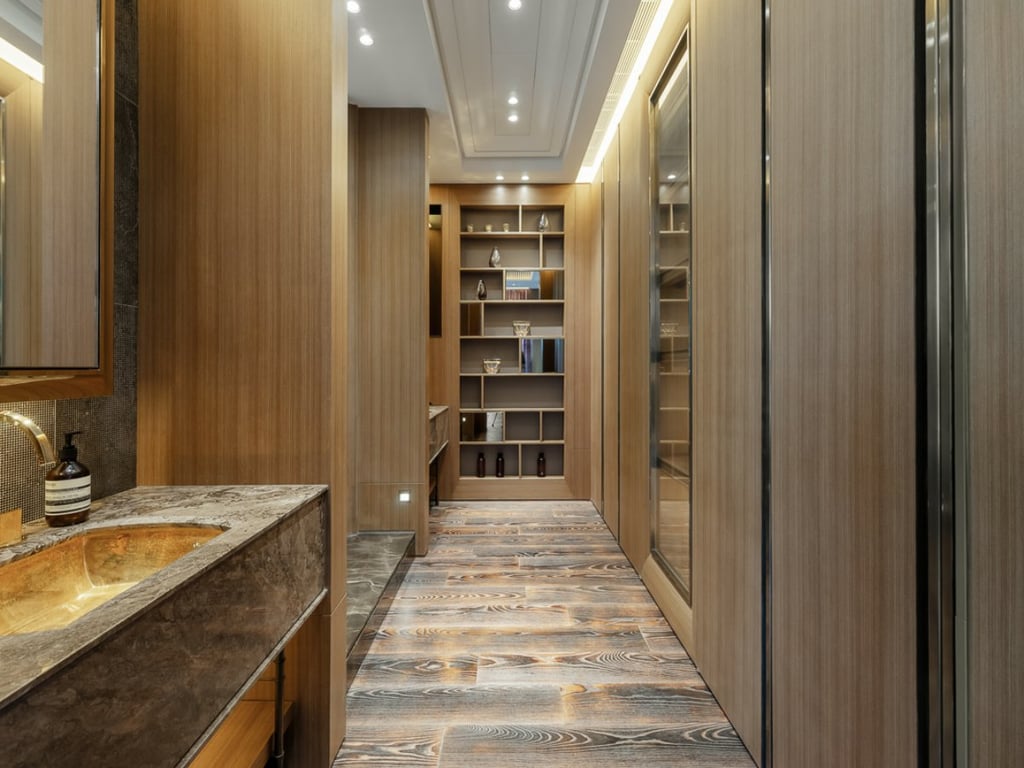 https://img.propertyraptor.com/cdn-cgi/imagedelivery/KD5bF_AFL0JDTbKLWF7z9g/ap8/ap8_001/hornet/prp/img/4114910870585c30f0b18e55ba3fa073.jpg/public