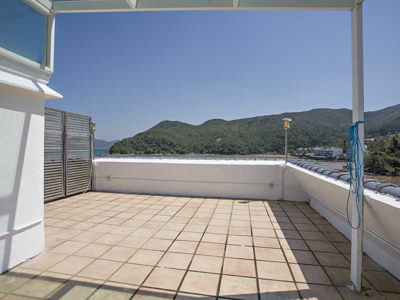 https://img.propertyraptor.com/cdn-cgi/imagedelivery/KD5bF_AFL0JDTbKLWF7z9g/ap8/ap8_001/hornet/prp/img/411f06172be1cecbf259d993a3cb533d.jpg/public