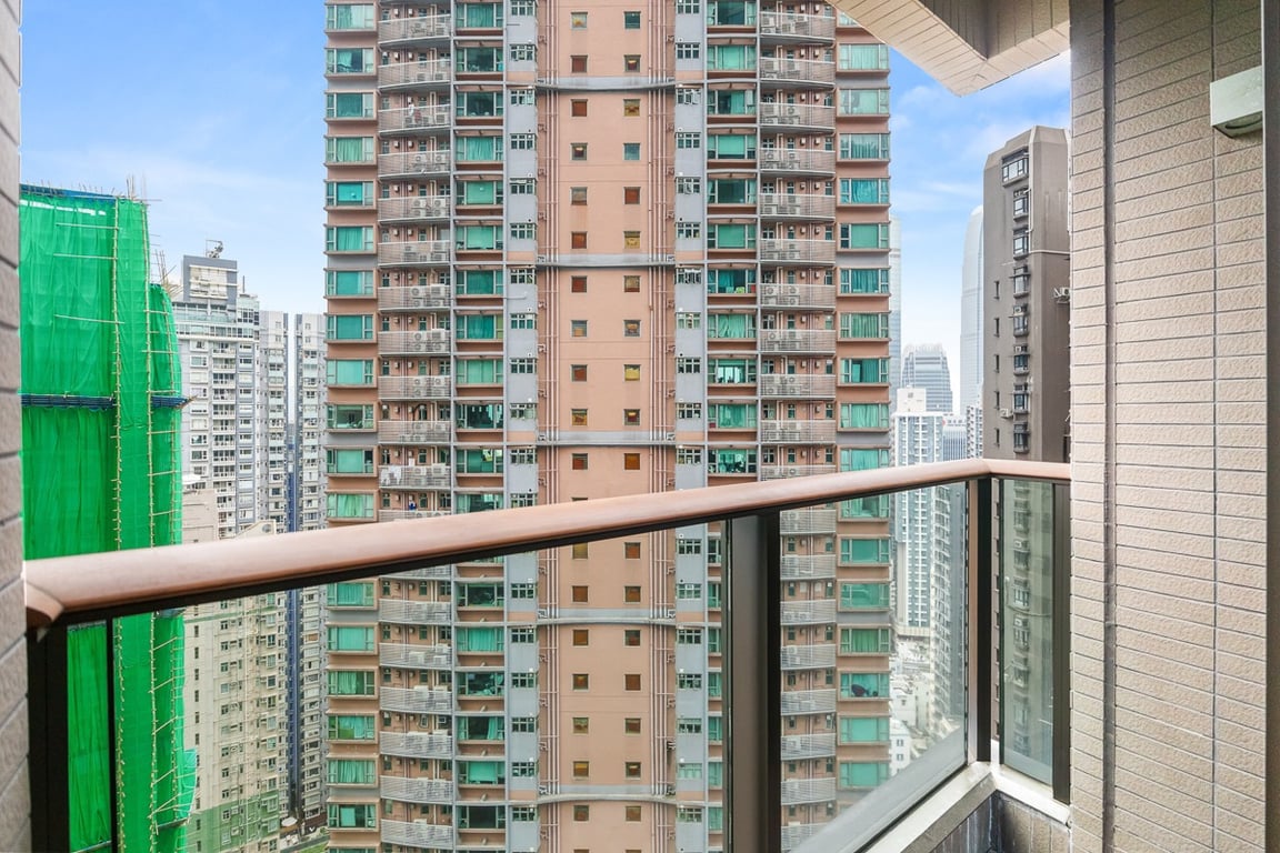 https://img.propertyraptor.com/cdn-cgi/imagedelivery/KD5bF_AFL0JDTbKLWF7z9g/ap8/ap8_001/hornet/prp/img/41365a926e24a0959d8d3c22d8e9f7cb-wtm.jpg/public