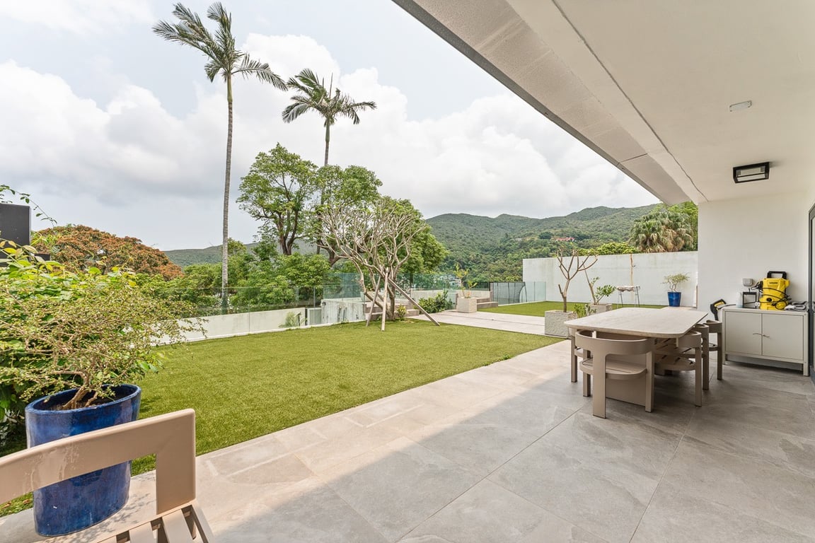 https://img.propertyraptor.com/cdn-cgi/imagedelivery/KD5bF_AFL0JDTbKLWF7z9g/ap8/ap8_001/hornet/prp/img/4173ca063b3c0bb8b6f19402d9eeee3e-wtm.jpg/public