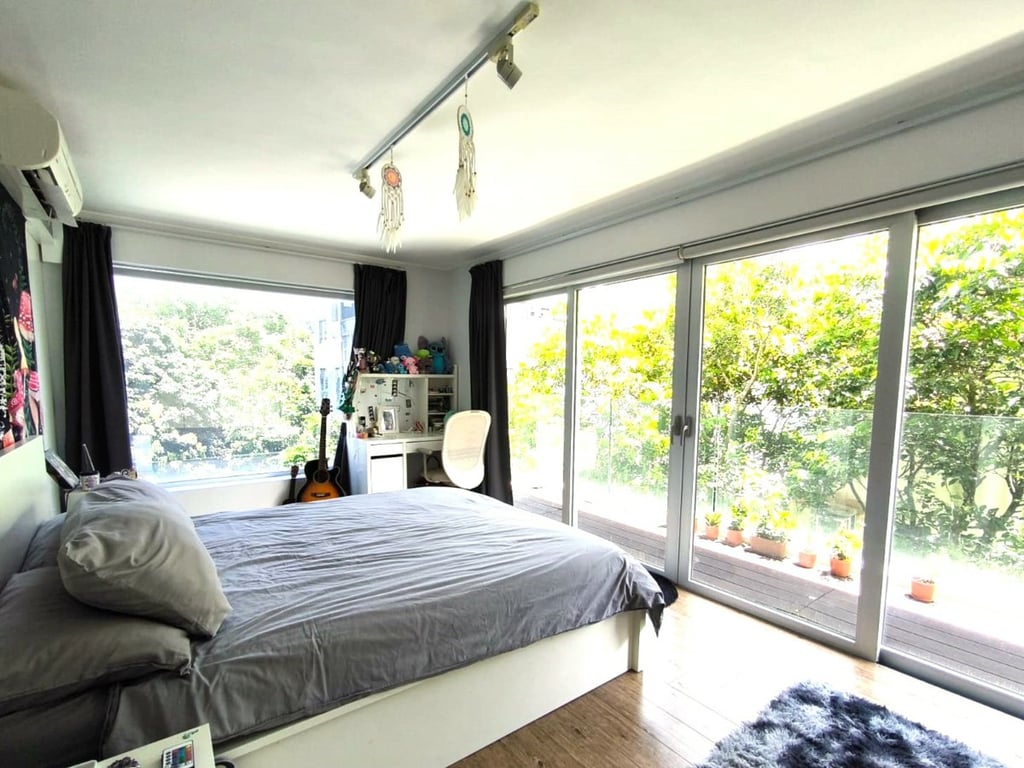 https://img.propertyraptor.com/cdn-cgi/imagedelivery/KD5bF_AFL0JDTbKLWF7z9g/ap8/ap8_001/hornet/prp/img/4188ead0f1fcda0119eec52f4be6d5d5.jpg/public