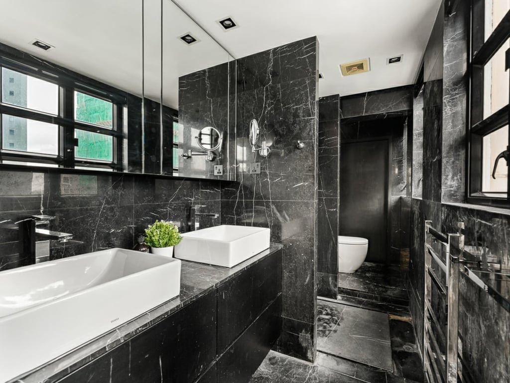 https://img.propertyraptor.com/cdn-cgi/imagedelivery/KD5bF_AFL0JDTbKLWF7z9g/ap8/ap8_001/hornet/prp/img/41a0aaa34963ea6fd90503299d6c995b-wtm.jpg/public