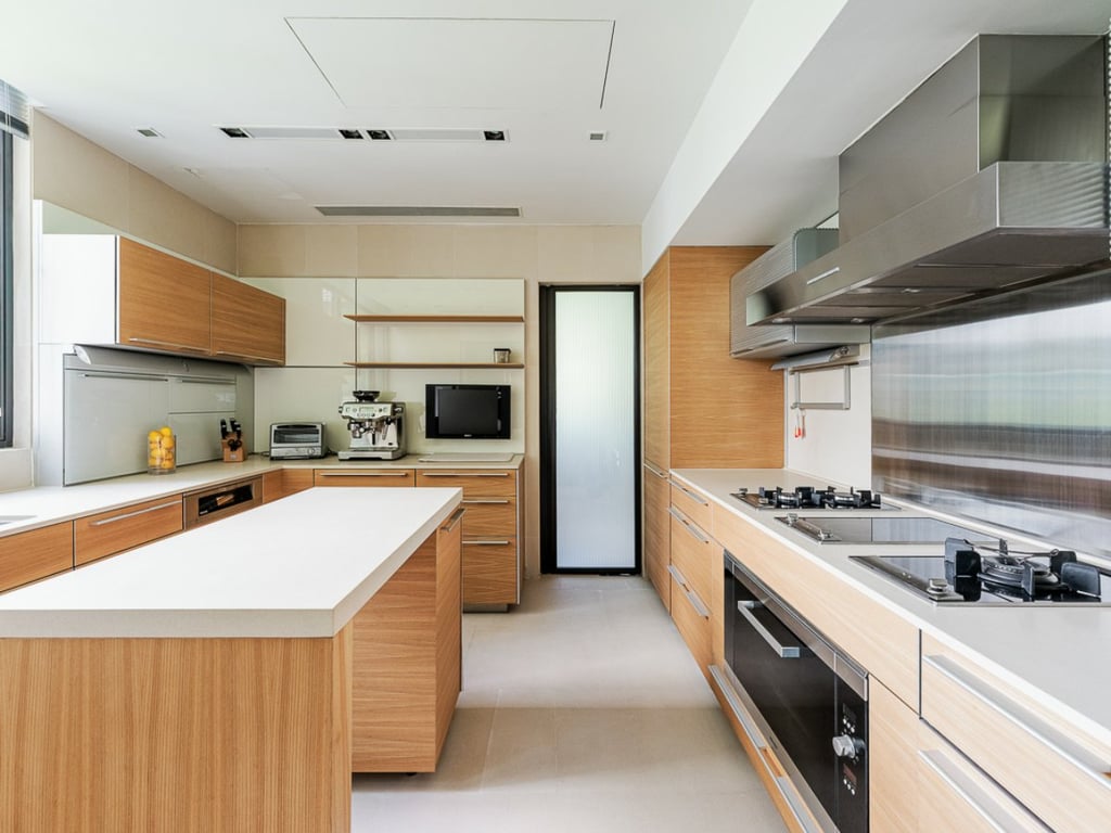 https://img.propertyraptor.com/cdn-cgi/imagedelivery/KD5bF_AFL0JDTbKLWF7z9g/ap8/ap8_001/hornet/prp/img/41a3e6848b2dbed4b39caee5c12ce85c.jpg/public