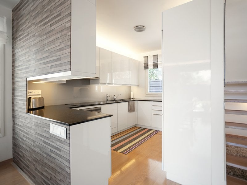 https://img.propertyraptor.com/cdn-cgi/imagedelivery/KD5bF_AFL0JDTbKLWF7z9g/ap8/ap8_001/hornet/prp/img/41e64fcdcdc9e9daed339a78e0eaea7a.jpg/public