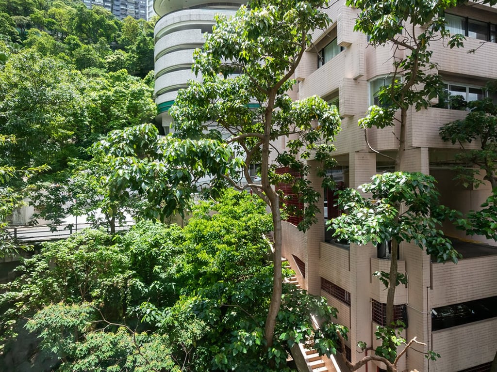 https://img.propertyraptor.com/cdn-cgi/imagedelivery/KD5bF_AFL0JDTbKLWF7z9g/ap8/ap8_001/hornet/prp/img/41f95bb22908d6d72bd2b107cfe852a8.jpg/public