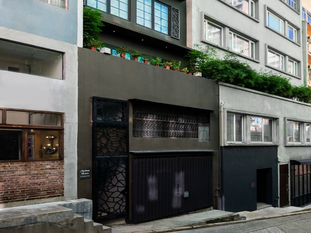 https://img.propertyraptor.com/cdn-cgi/imagedelivery/KD5bF_AFL0JDTbKLWF7z9g/ap8/ap8_001/hornet/prp/img/41fa2dd69c04f1a60c70c166365408a0.jpg/public