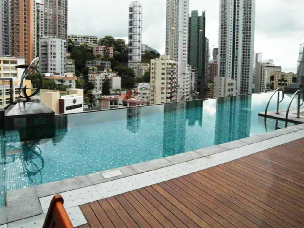 https://img.propertyraptor.com/cdn-cgi/imagedelivery/KD5bF_AFL0JDTbKLWF7z9g/ap8/ap8_001/hornet/prp/img/4259fa075a218f488aa499bbd1a73e7f.jpg/public