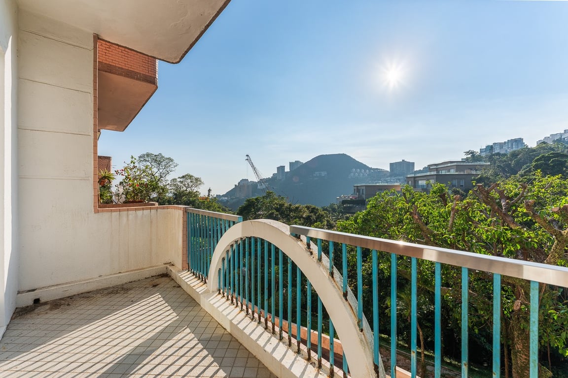 https://img.propertyraptor.com/cdn-cgi/imagedelivery/KD5bF_AFL0JDTbKLWF7z9g/ap8/ap8_001/hornet/prp/img/427af1d20db4818dffa3b3911b3ac87f-wtm.jpg/public