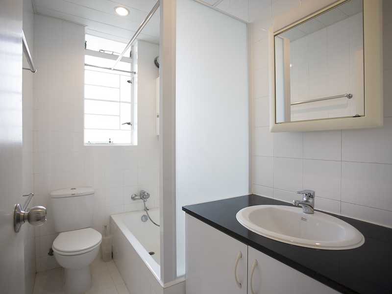https://img.propertyraptor.com/cdn-cgi/imagedelivery/KD5bF_AFL0JDTbKLWF7z9g/ap8/ap8_001/hornet/prp/img/42864b768ff7a581e62fe74e487a2151.jpg/public
