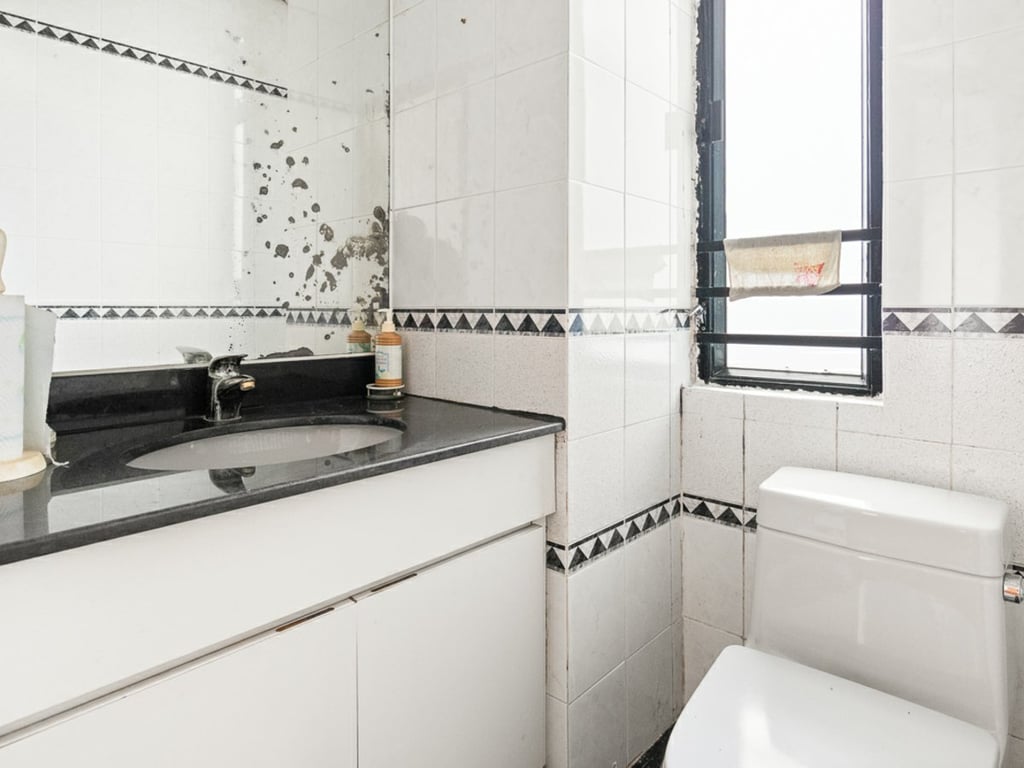https://img.propertyraptor.com/cdn-cgi/imagedelivery/KD5bF_AFL0JDTbKLWF7z9g/ap8/ap8_001/hornet/prp/img/42aaa65cb1b6cca03c1b50b247b74dc0-wtm.jpg/public