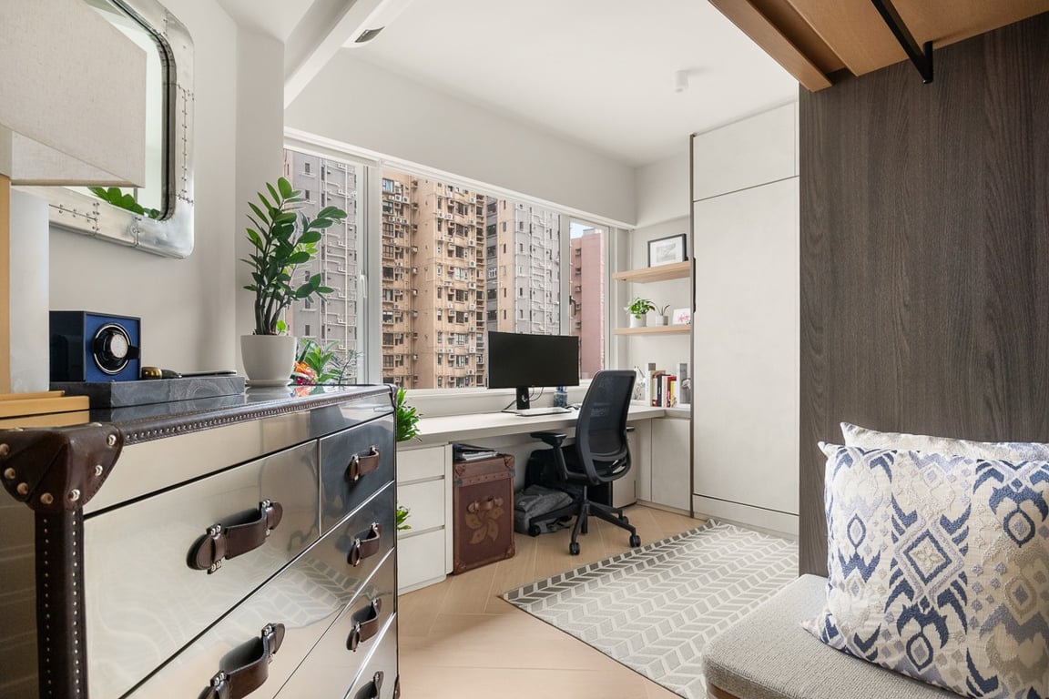 https://img.propertyraptor.com/cdn-cgi/imagedelivery/KD5bF_AFL0JDTbKLWF7z9g/ap8/ap8_001/hornet/prp/img/4329a391702cc642bb53d91db6604f4d-wtm.jpg/public