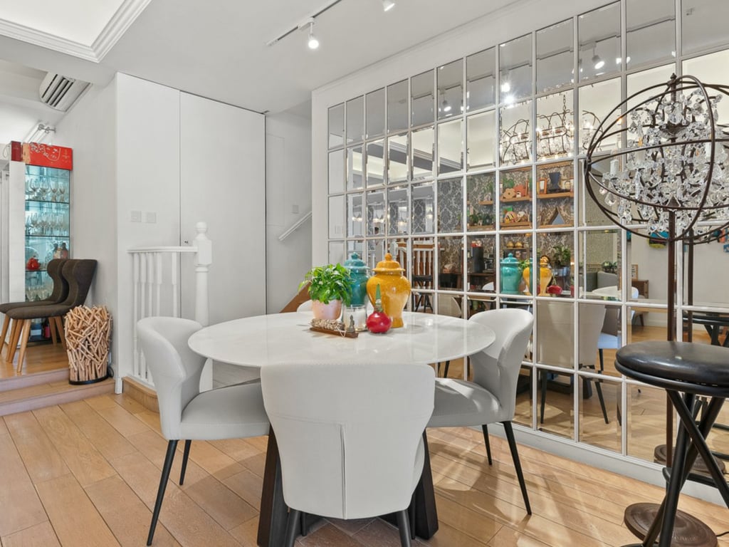 https://img.propertyraptor.com/cdn-cgi/imagedelivery/KD5bF_AFL0JDTbKLWF7z9g/ap8/ap8_001/hornet/prp/img/4336dd72a24543f4e3f95cc8fe9fbe47.jpg/public