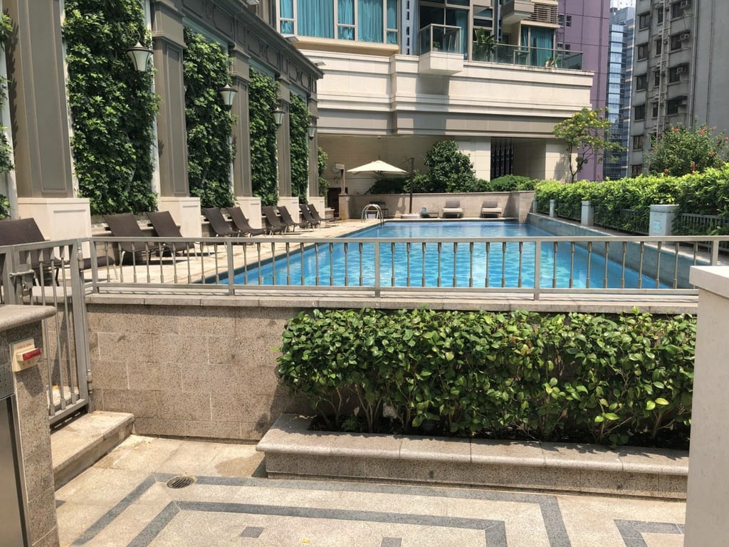 https://img.propertyraptor.com/cdn-cgi/imagedelivery/KD5bF_AFL0JDTbKLWF7z9g/ap8/ap8_001/hornet/prp/img/433997a065db64267e1997fbf794fc23.jpg/public